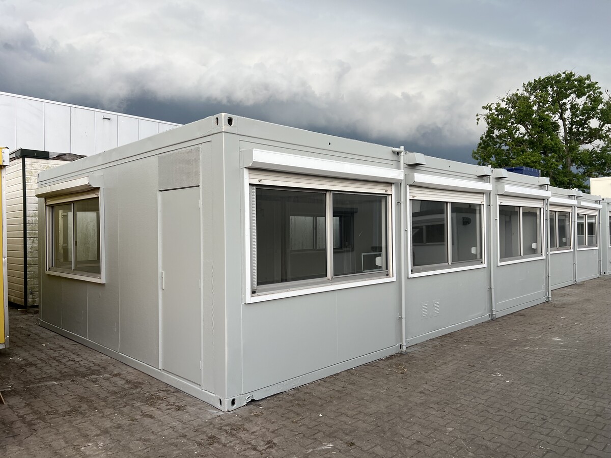 Afbeelding bij Kantoorunit met veel ramen